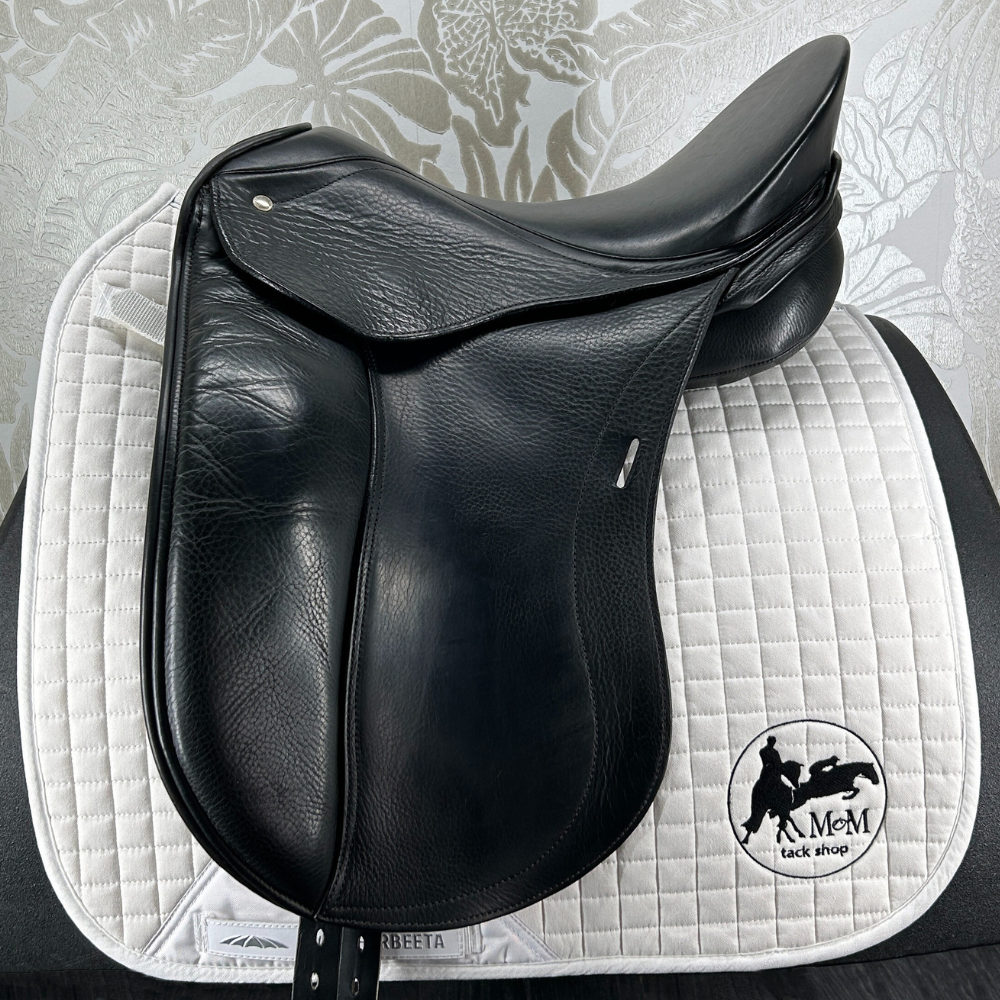 Used Schleese Infinity Dressage Saddle