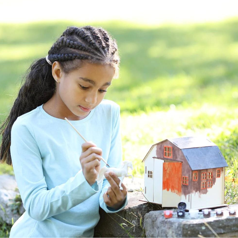 Breyer Stablemates Horse & Barn Paint and Play